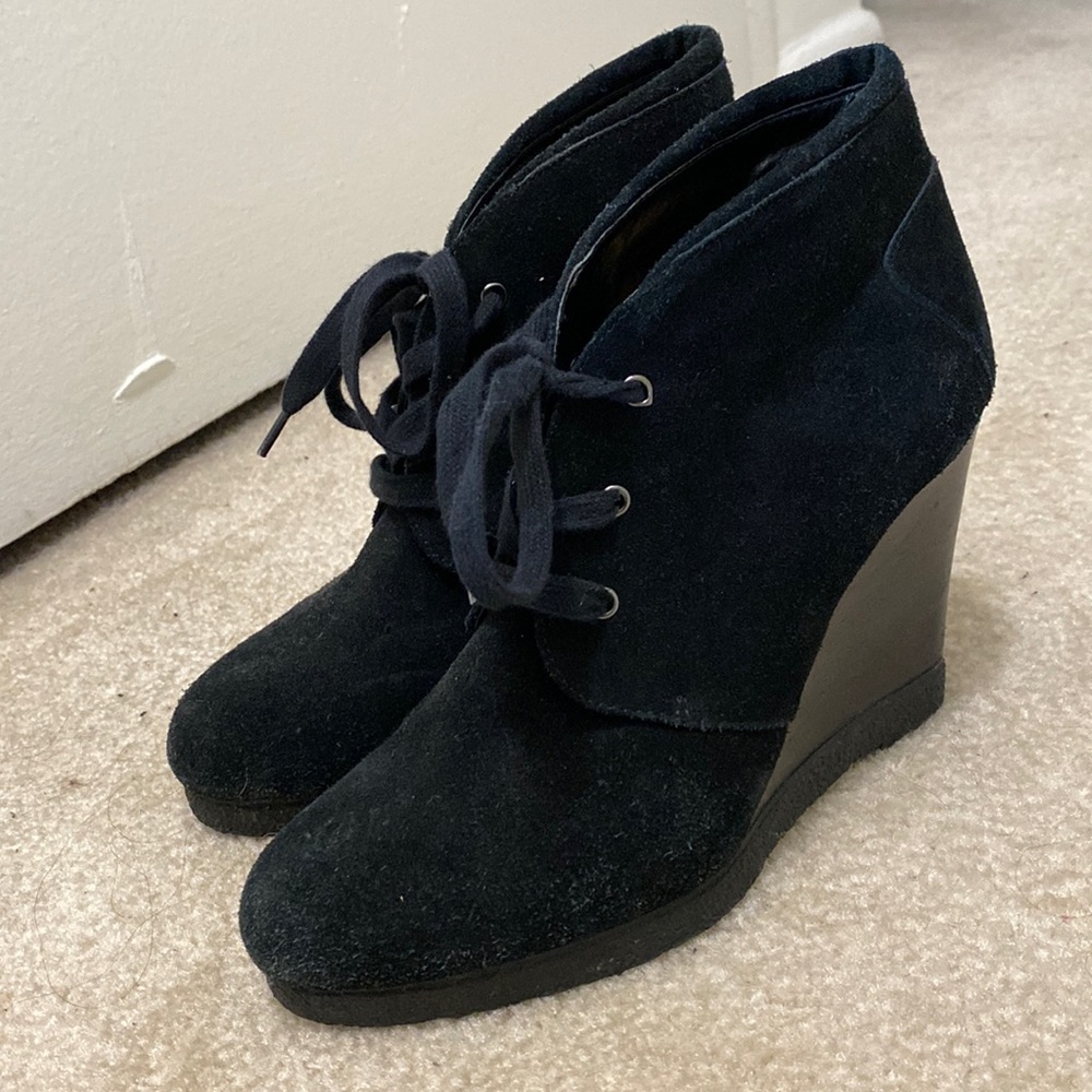 Black wedged booties